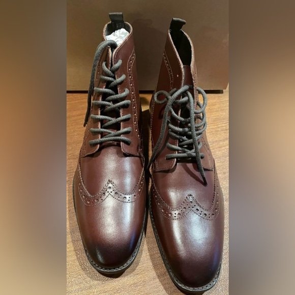 ASOS DESIGN brogue boots in brown leather with black sole. Size 11 - Picture 1 of 5